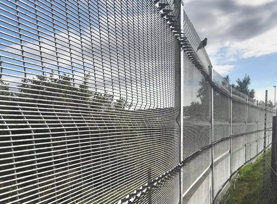 Bolingo Fence